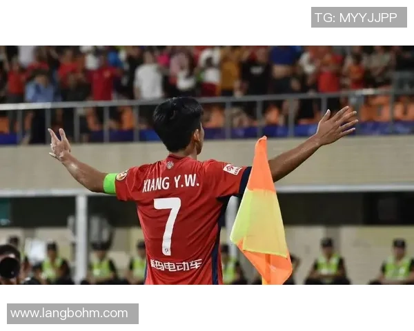 足球明星走出国门展现风采全球球迷热情追随盛况空前